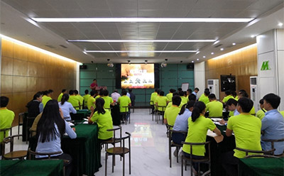 中顯智能機器人投產第一課